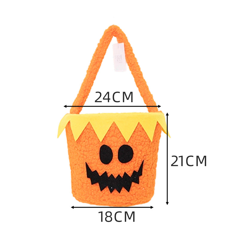 Playful gift basket with cute Halloween motif