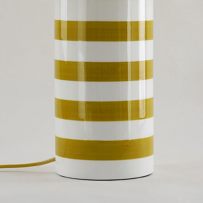 Decorative ceramic table lamp