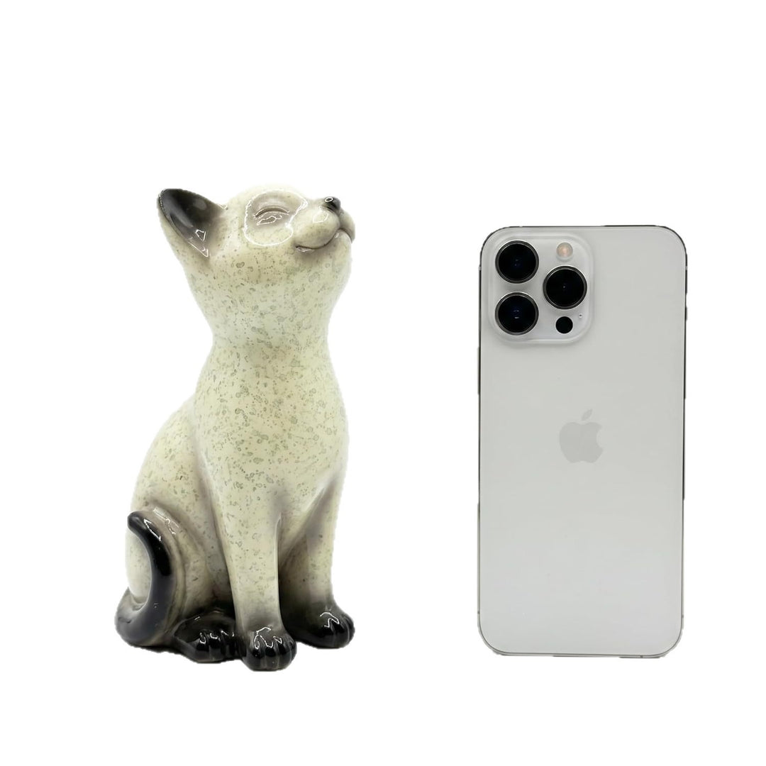 Resin statue of a cat