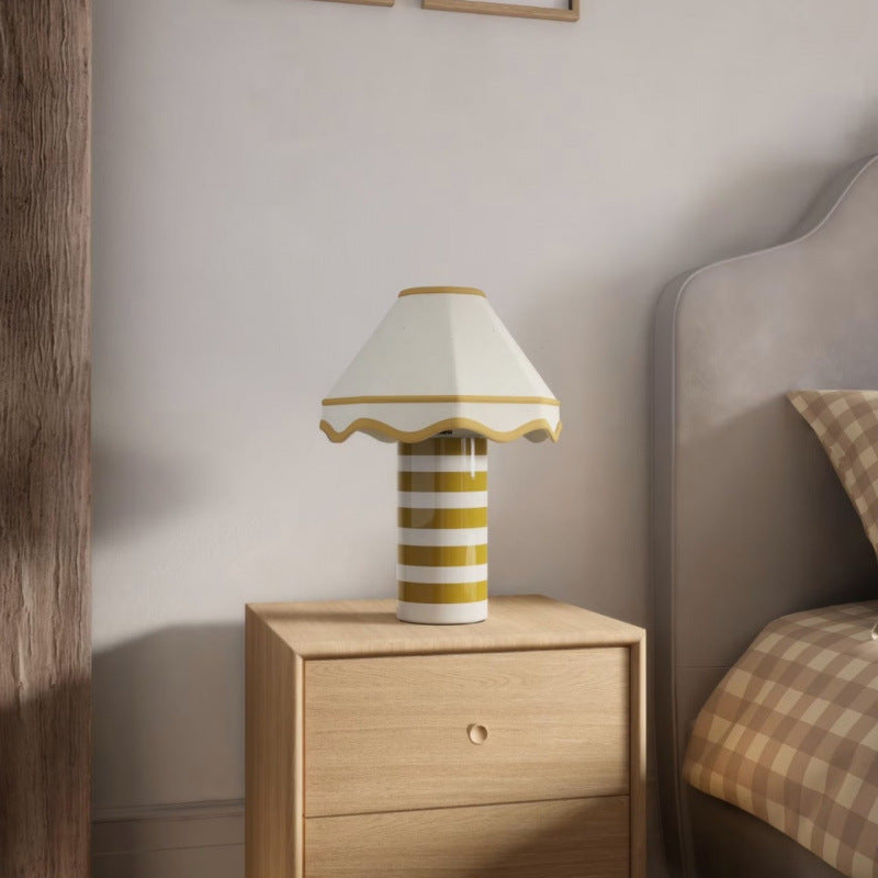 Decorative ceramic table lamp