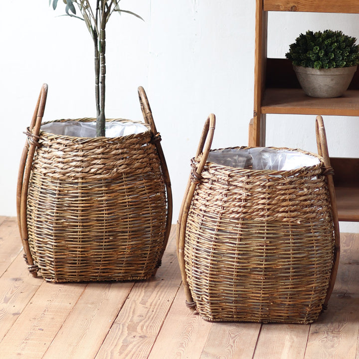 Braided storage basket with practical handles
