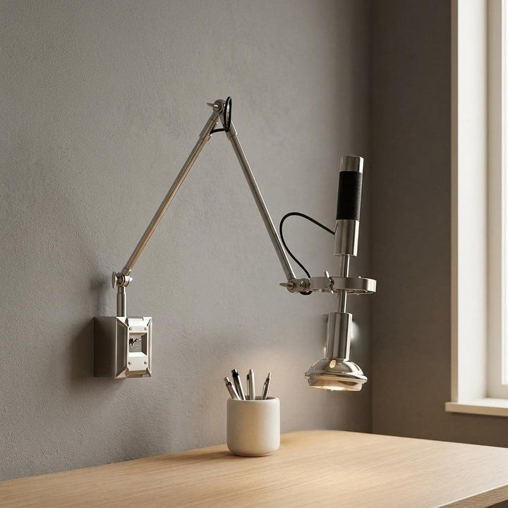 Adjustable wall spotlight