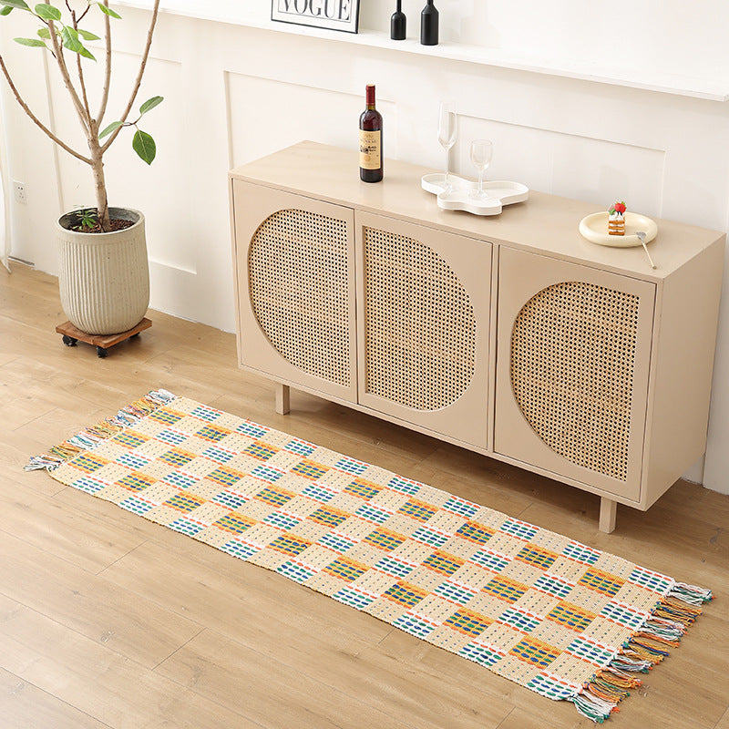 Flat runner rug made of cotton blend with checked woven structure