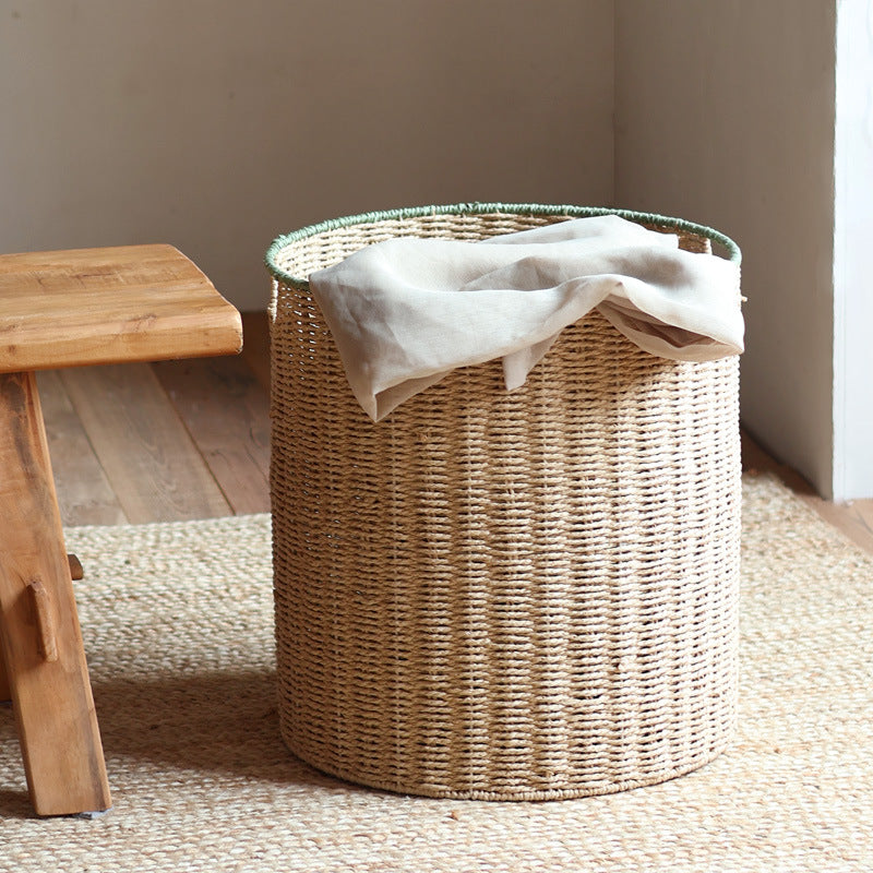 Rustic laundry basket with lid