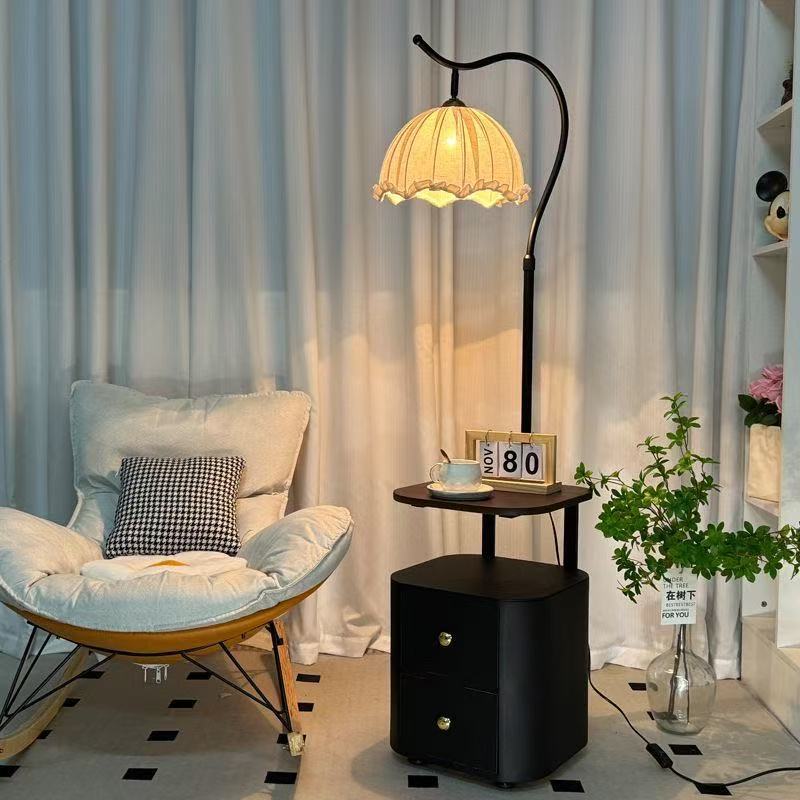 Decorative table lamp