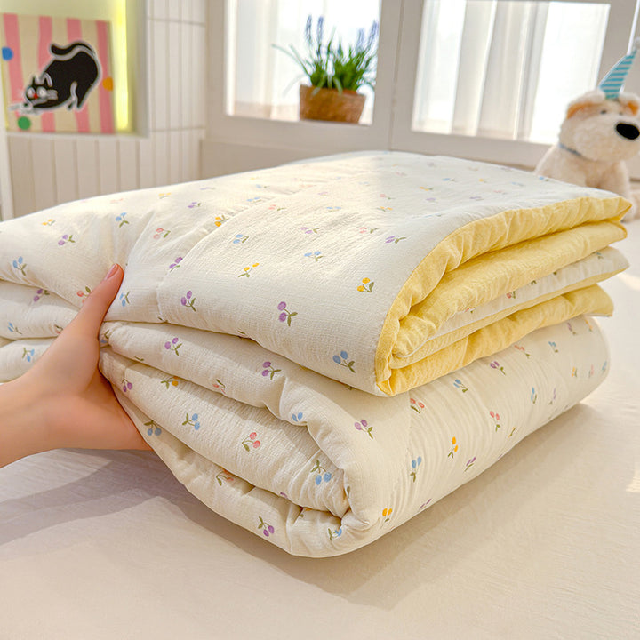 Decorative Floral Patterned All-Season Quilt Avarnia