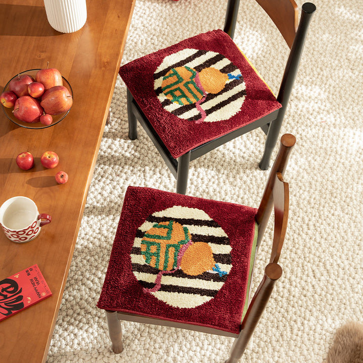 Hand-tufted square decor bath mat with animal motif and non-slip back