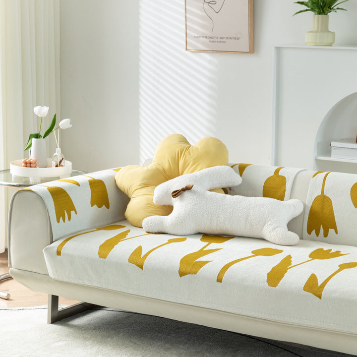 Three-seater sofa with removable jacquard cover and delicate metal frame