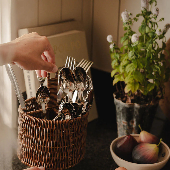 Practical kitchen utensil organizer