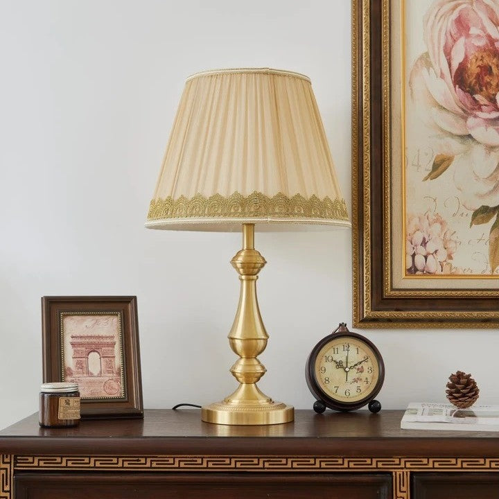 Vintage-inspired elegant table lamp