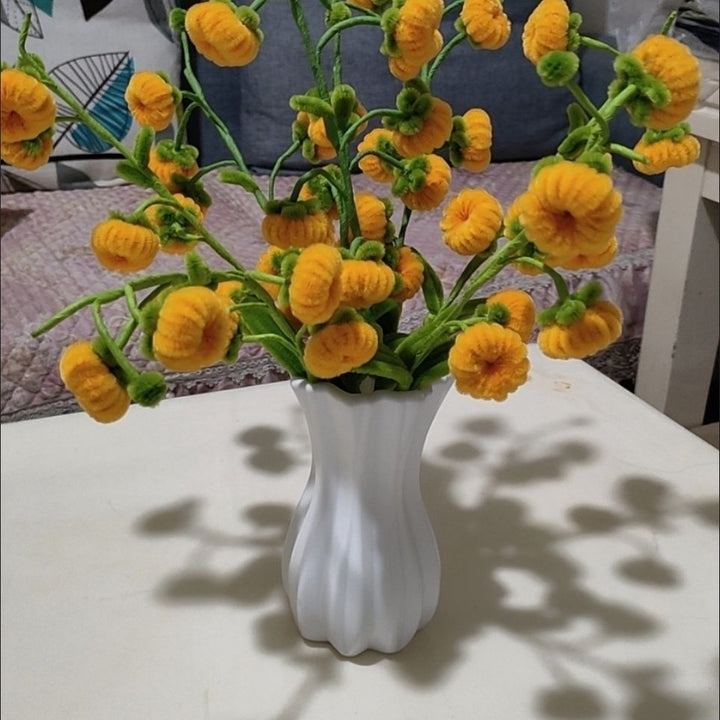 Decorative Ribbed Ceramic Flower Vase