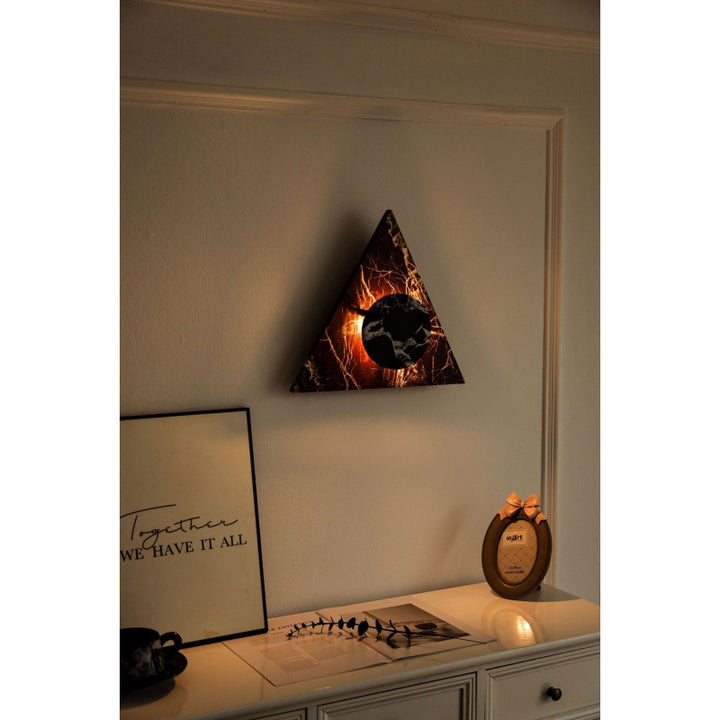 Artistic triangular wall lamp