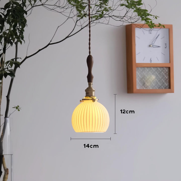 Vintage-Style Glass Pendant Lamp