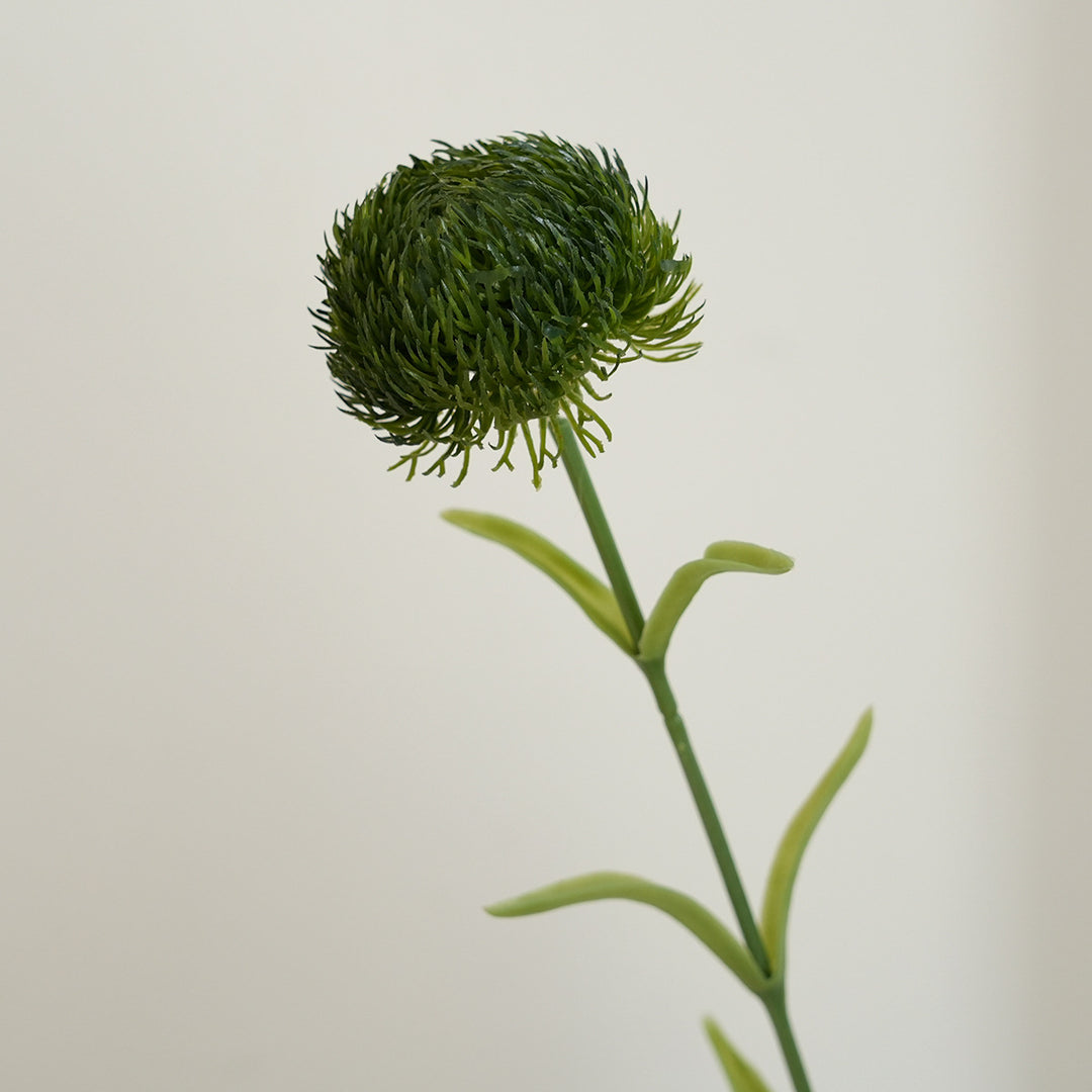 Artificial plant with realistic appearance