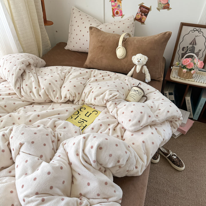 Plush Dot Patterned Blanket Set