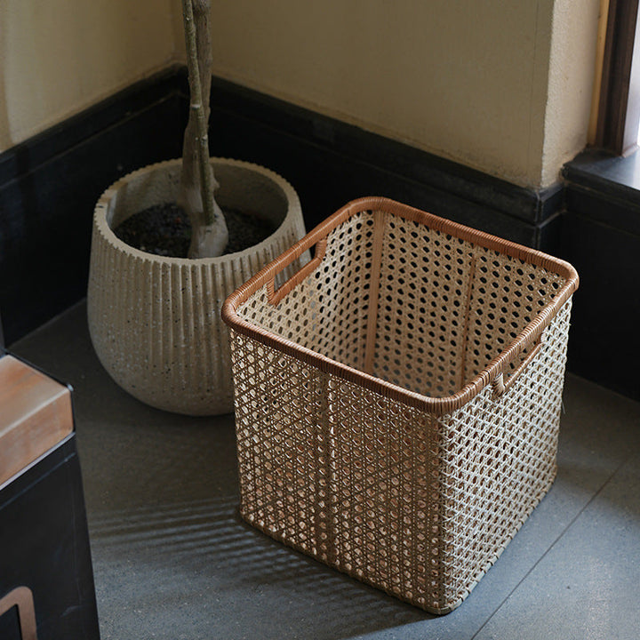 Stylish and practical waste bin