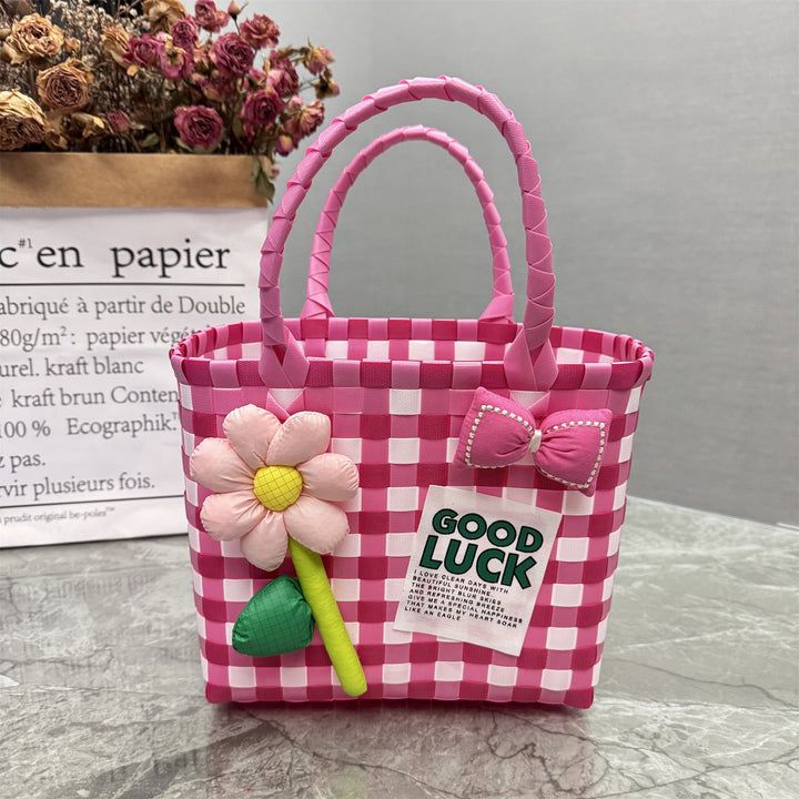 Charming and playful handbag