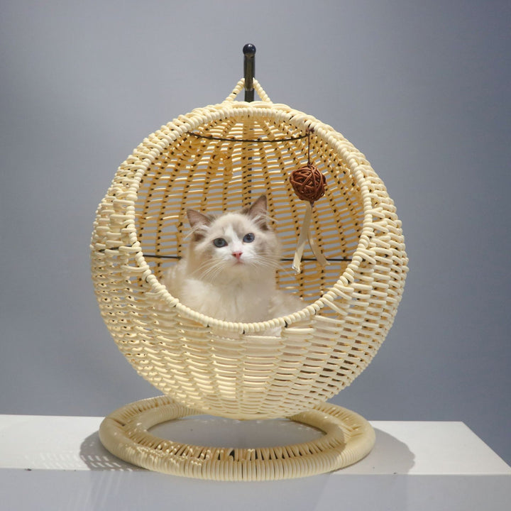 Comfortable cat bed with floating basket structure