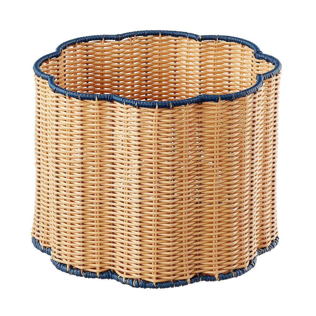 Stylish storage basket with wavy edge