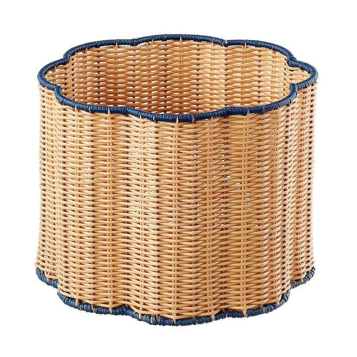 Stylish storage basket with wavy edge