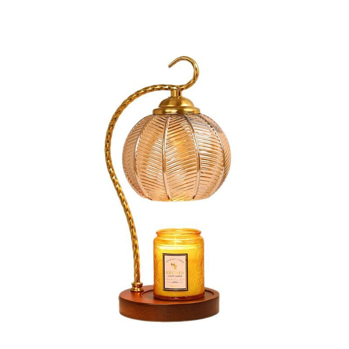 Artistic leaf-shaped desk lamp