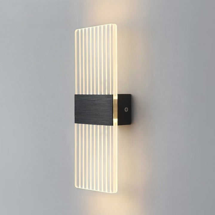 Artistic wall light fixture