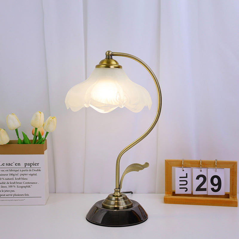 Decorative table lamp