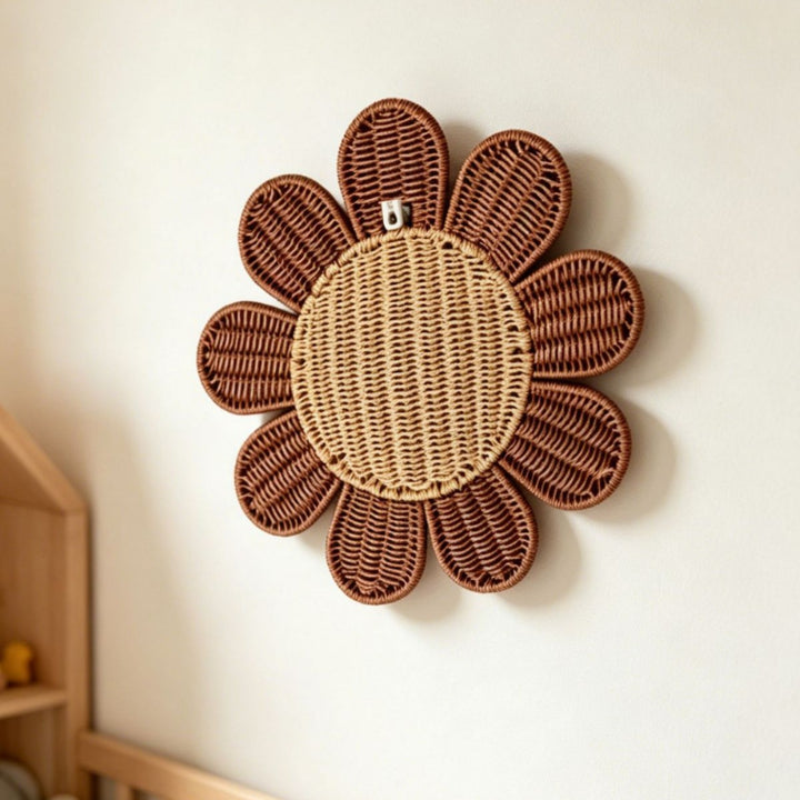 Wall hanger in flower design