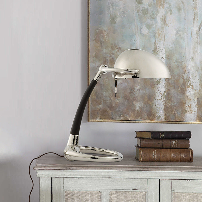 Adjustable desk lamp
