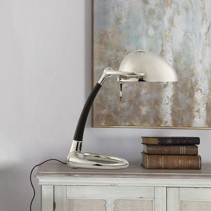Adjustable desk lamp