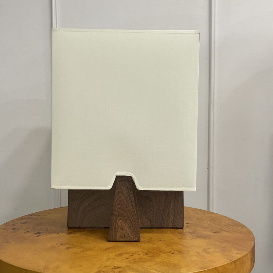 Contemporary table lamp