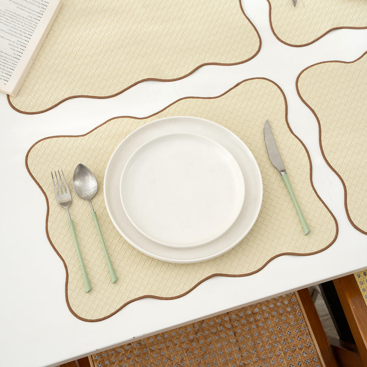 Table mat made of microfiber with wavy hem