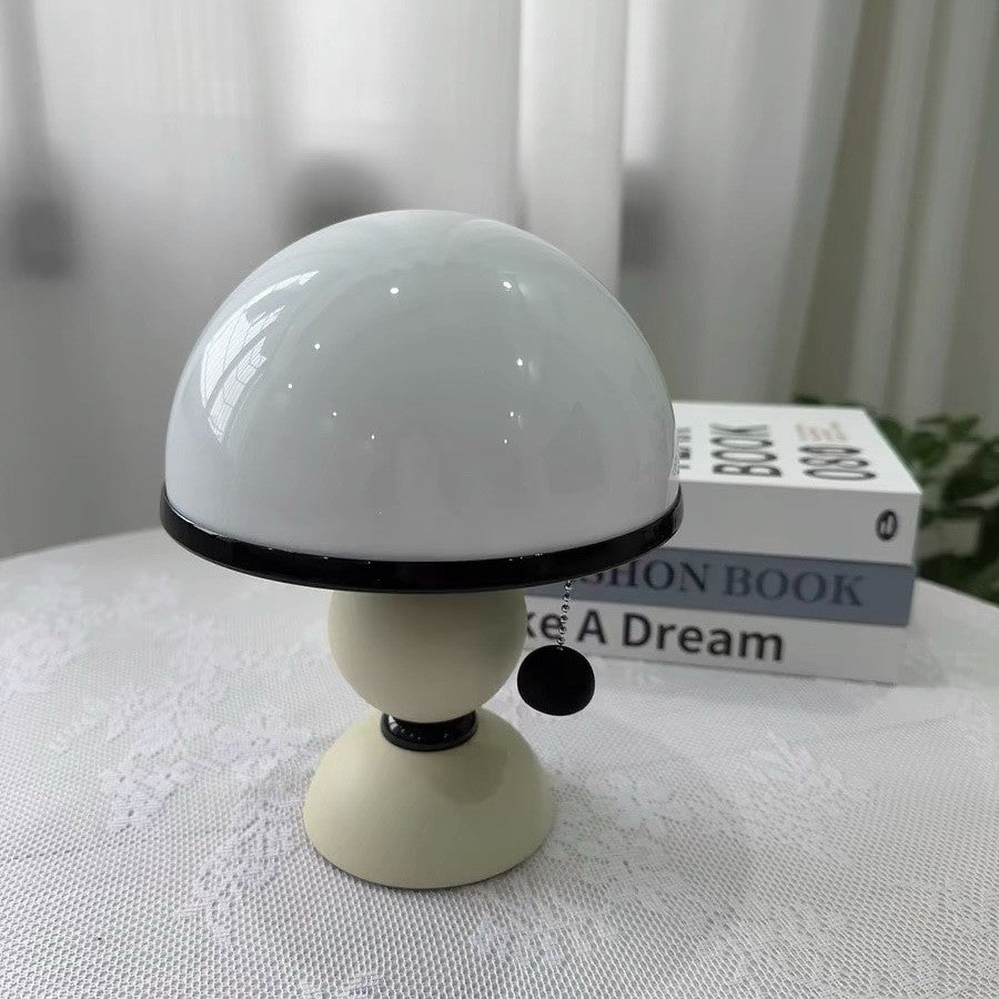 Playful decorative table lamp