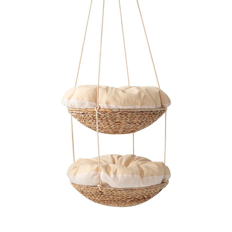 Hanging basket with cushion