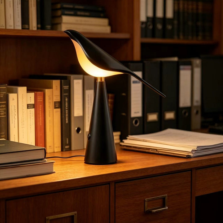 Decorative bird-inspired table lamp
