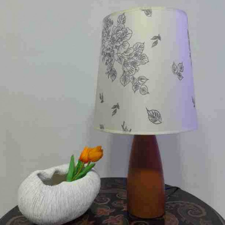 Decorative table lamp