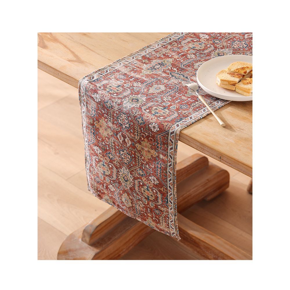 Table runner in Persian-inspired vintage pattern made of woven cotton blend
