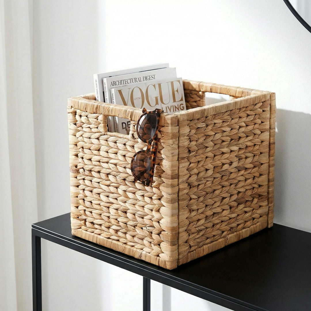 Practical storage basket made of braided material