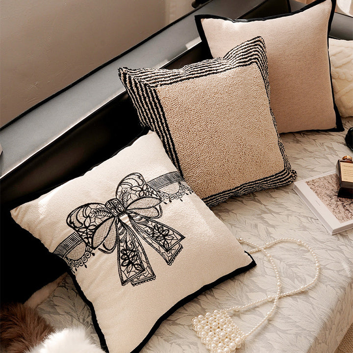 Artistic Floral Pattern Decorative Pillow