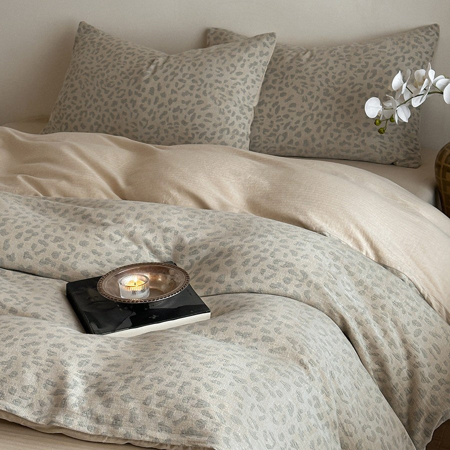 Decorative Textured Leo Print Duvet Cover Set Avarnia