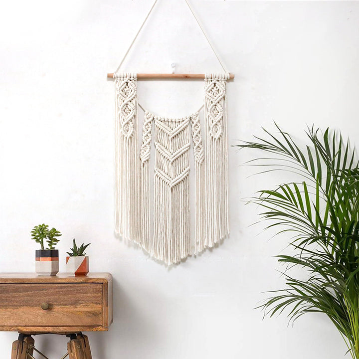 Macramé wall decoration with creative fringes