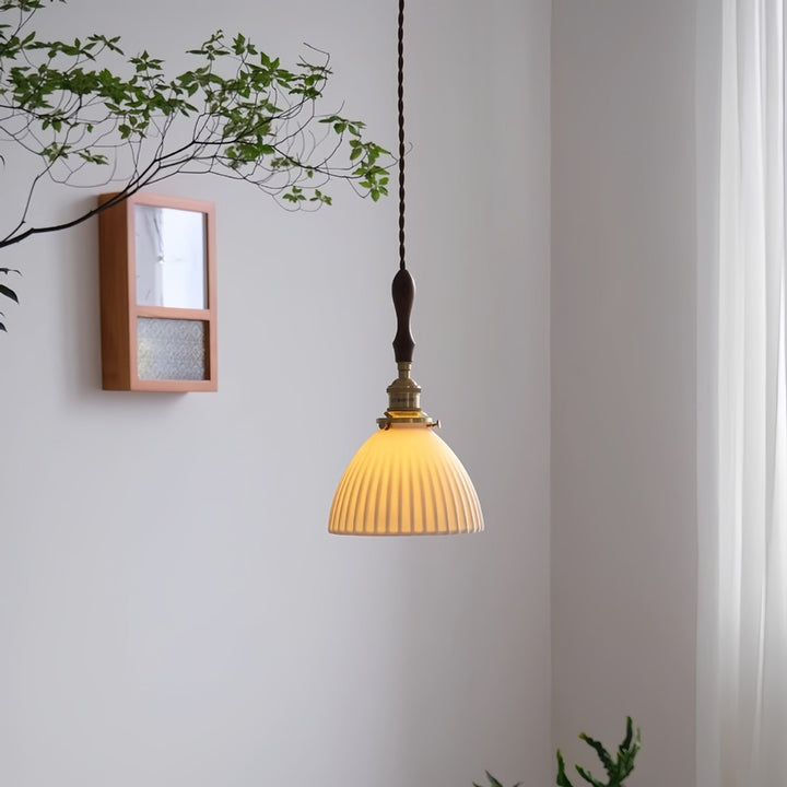 Vintage-Style Glass Pendant Lamp