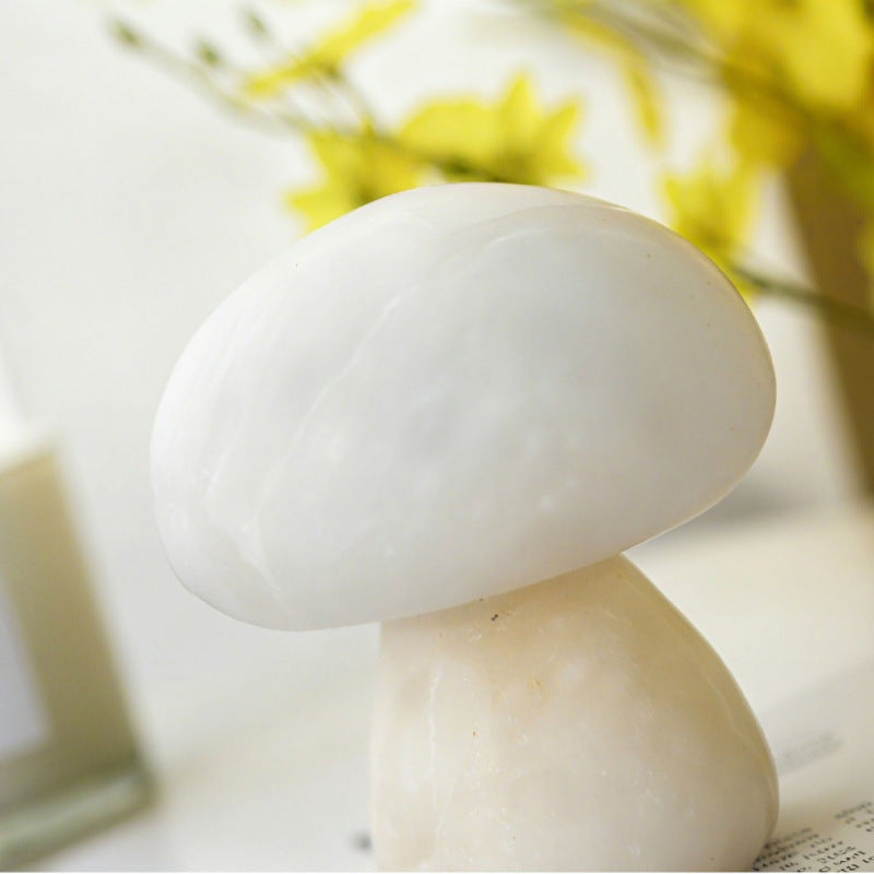 Artistic mushroom-shaped table lamp