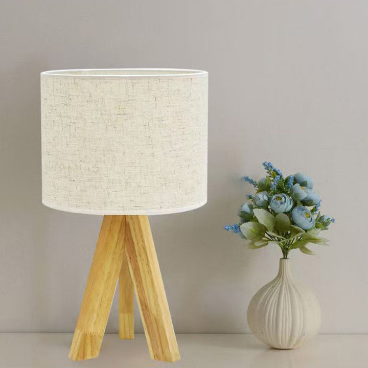 Contemporary tripod table lamp