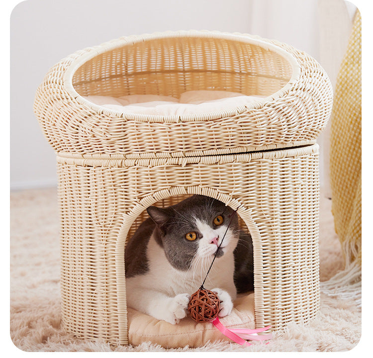 Cozy cat basket with play ball