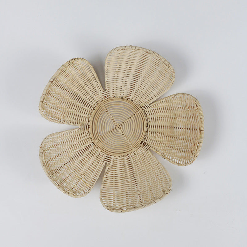 Wall decoration made of braided material