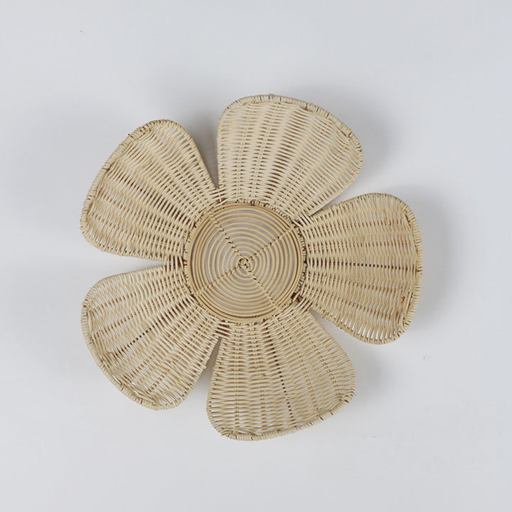 Wall decoration made of braided material