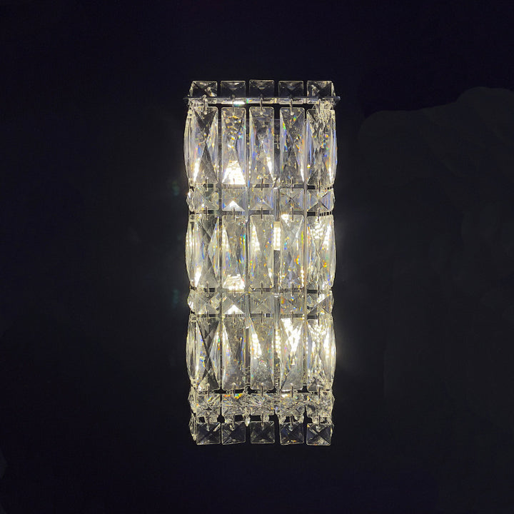 Glamorous wall lamp