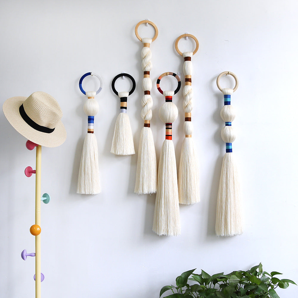 Wall decoration with elegant tassel design