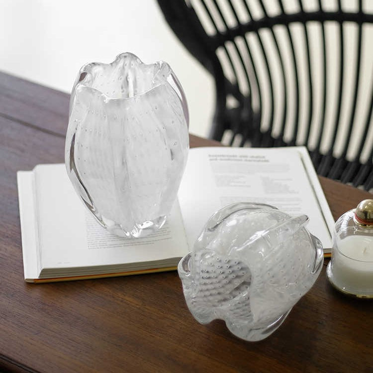 Hand-Blown Veined Tulip-Shaped Bud Glass Vase